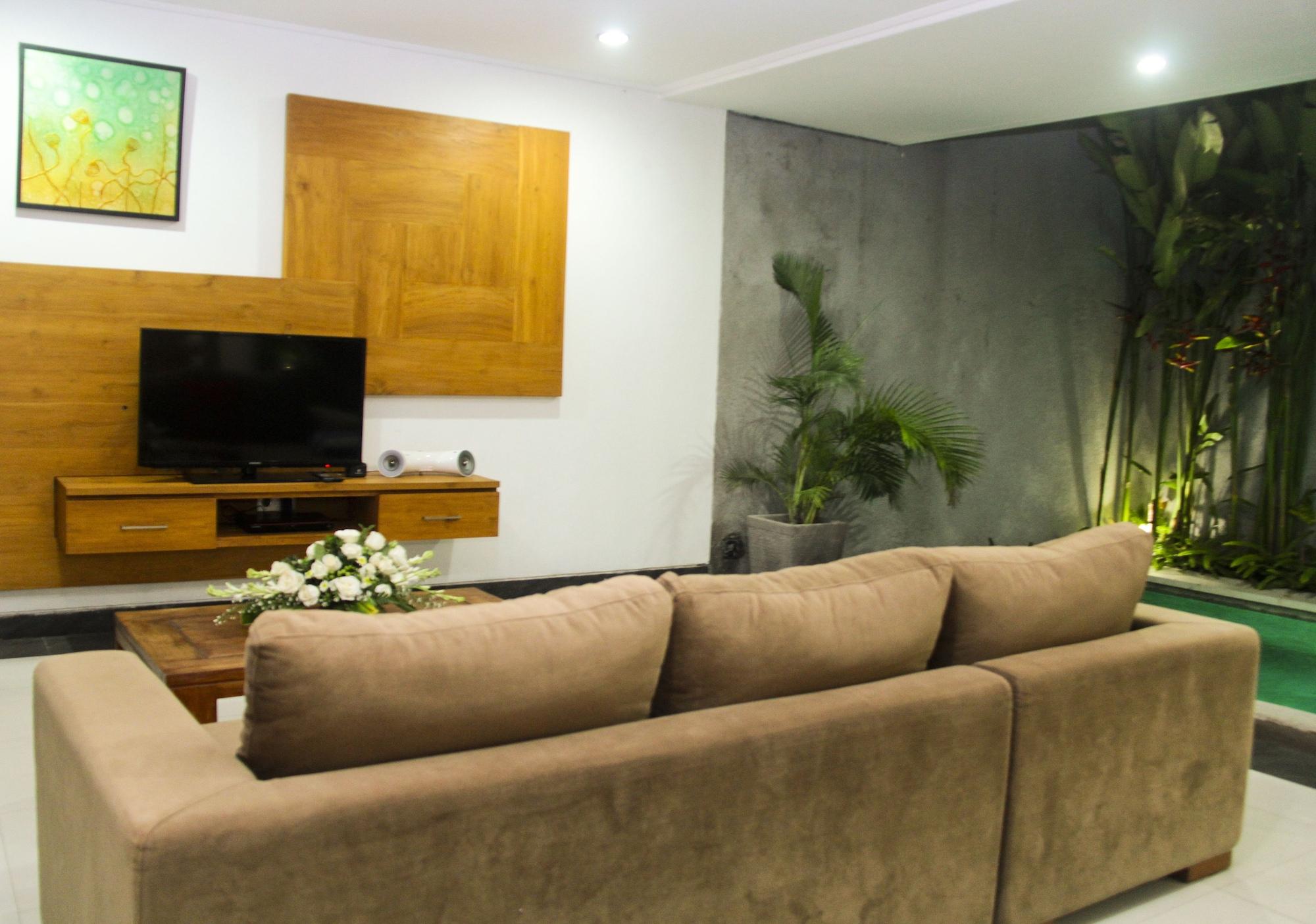 Delu Villas&Suite Kerobokan Buitenkant foto