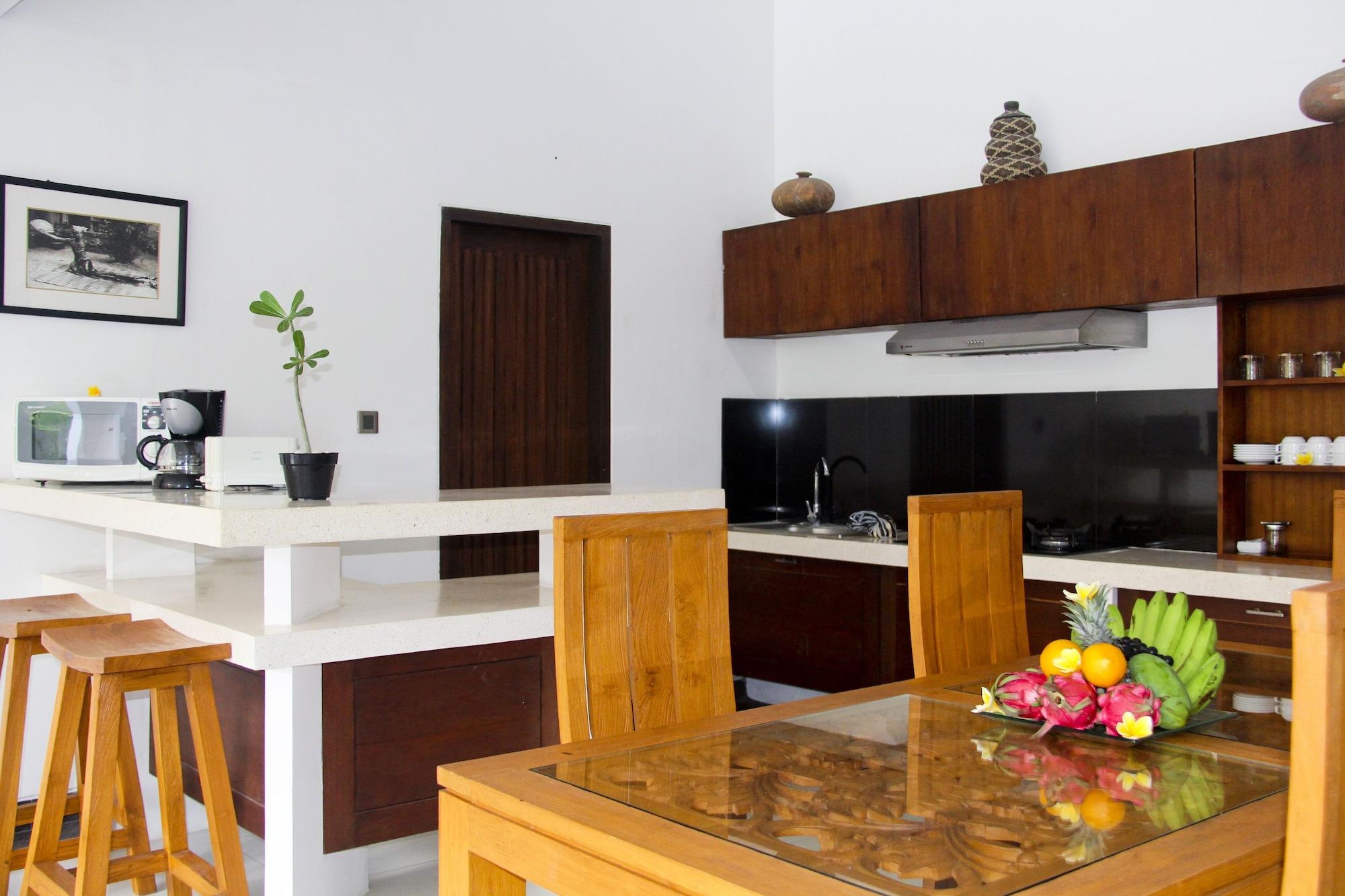Delu Villas&Suite Kerobokan Buitenkant foto